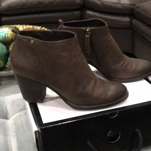 Nine West brown leather booties size 9M